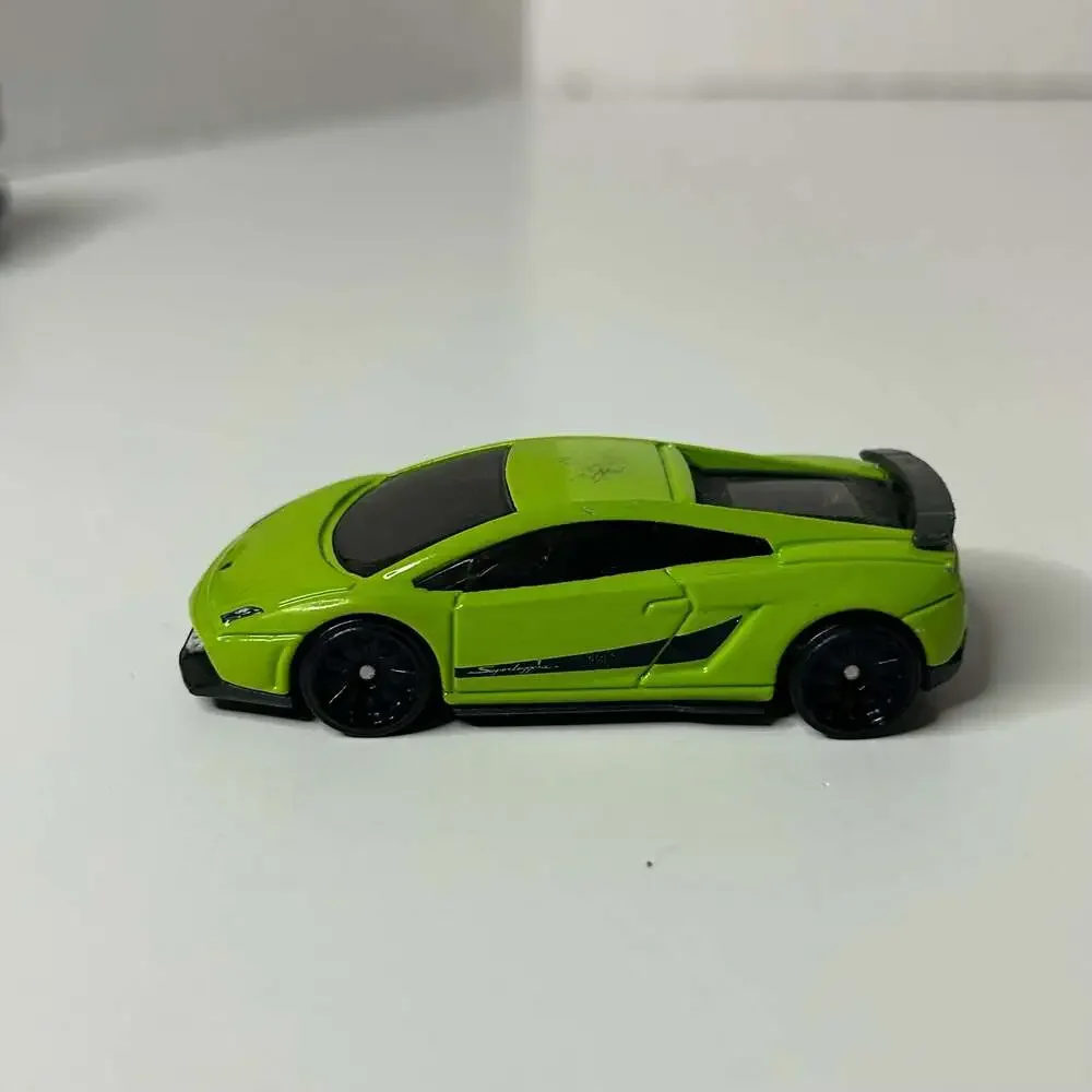 Hot Wheels Lamborghini Gallardo LP 570-4 Superleggera Diecast Car